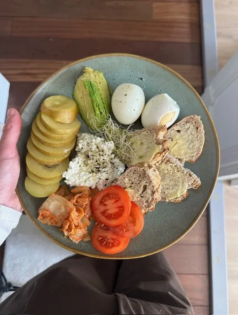 Ontbijt bordje - voedzaam recept van orthomoleculair therapeut Danique Kwakman